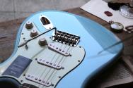 FENDER "NEW MODEL Limited Edition Vintera II Road Worn '60s Stratocaster, Rosewood Fingerboard, Sonic Blue" HARDCASE, 3, 78 KG