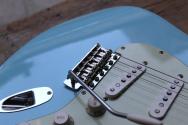 FENDER "NEW MODEL Limited Edition Vintera II Road Worn '60s Stratocaster, Rosewood Fingerboard, Sonic Blue" HARDCASE, 3, 78 KG