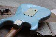 FENDER "NEW MODEL Limited Edition Vintera II Road Worn '60s Stratocaster, Rosewood Fingerboard, Sonic Blue" HARDCASE, 3, 78 KG