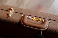 FENDER "Custom Shop Limited Edition 60’s Stratocaster Relic Journeyman Aged Tahitian Coral" HARDCASE, PAPERS, 3, 6 KG