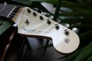 FENDER "Custom Shop Limited Edition 60’s Stratocaster Relic Journeyman Aged Tahitian Coral" HARDCASE, PAPERS, 3, 6 KG