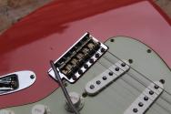 FENDER "Custom Shop Limited Edition 60’s Stratocaster Relic Journeyman Aged Tahitian Coral" HARDCASE, PAPERS, 3, 6 KG