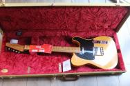 FENDER 75th Anniversary Vintera® Road Worn 1951 Telecaster, Maple Fingerboard, Butterscotch Blonde HARDCASE, 4, 35 KG
