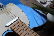 Fender "American Ultra Telecaster with Maple Fretboard, Cobra Blue" HARDCASE