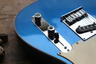 Fender "American Ultra Telecaster with Maple Fretboard, Cobra Blue" HARDCASE