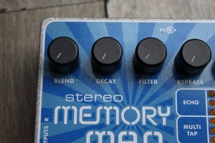 EHX "Stereo Memory Man with Hazarai"