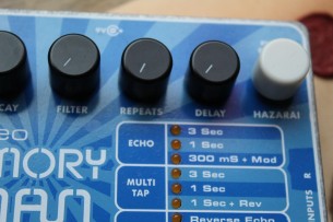 EHX "Stereo Memory Man with Hazarai"