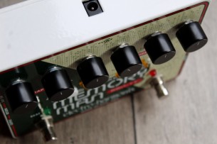 EHX "Deluxe Memory Man 550-TT"