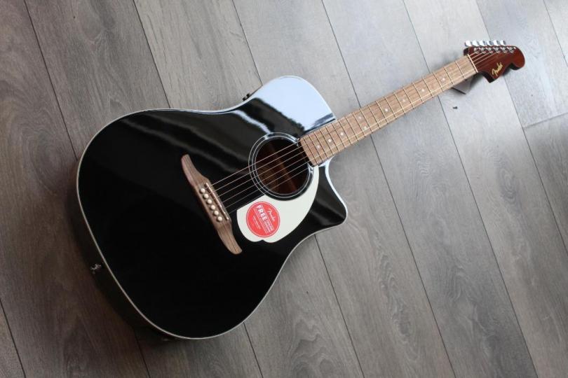 FENDER California Standard Redondo CE, Black