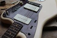 FENDER "Vintera III Mid '60s Jazzmaster, Rosewood Fingerboard, Olympic White" GIGBAG, 4, 04 KG
