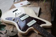 FENDER "Vintera III Mid '60s Jazzmaster, Rosewood Fingerboard, Olympic White" GIGBAG, 4, 04 KG