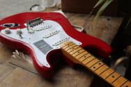 FENDER "Vintera III Late '50s Stratocaster, Maple Fingerboard, Dakota Red" GIGBAG, 3, 35 KG