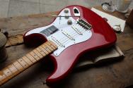 FENDER "Vintera III Late '50s Stratocaster, Maple Fingerboard, Dakota Red" GIGBAG, 3, 35 KG