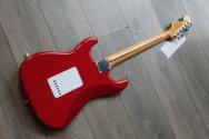 FENDER "Vintera III Late '50s Stratocaster, Maple Fingerboard, Dakota Red" GIGBAG, 3, 35 KG