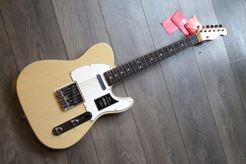 FENDER "Vintera III Mid '60s Telecaster, Rosewood Fingerboard, Vintage Blonde" GIGBAG, 3, 42 KG