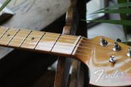FENDER "Vintera III Late '60s Stratocaster, Maple Fingerboard, Olympic White" GIGBAG, 3, 75 KG