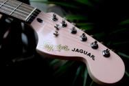SQUIER "Limited Edition Affinity™ Jaguar, Shell Pink"