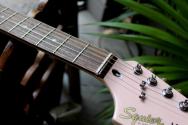SQUIER "Limited Edition Affinity™ Jaguar, Shell Pink"