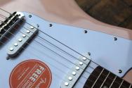 SQUIER "Limited Edition Affinity™ Jaguar, Shell Pink"