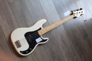 FENDER Standard Precision Bass Olympic White, 3, 90 KG
