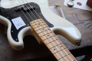 FENDER Standard Precision Bass Olympic White, 3, 90 KG