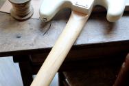 FENDER Standard Precision Bass Olympic White, 3, 90 KG