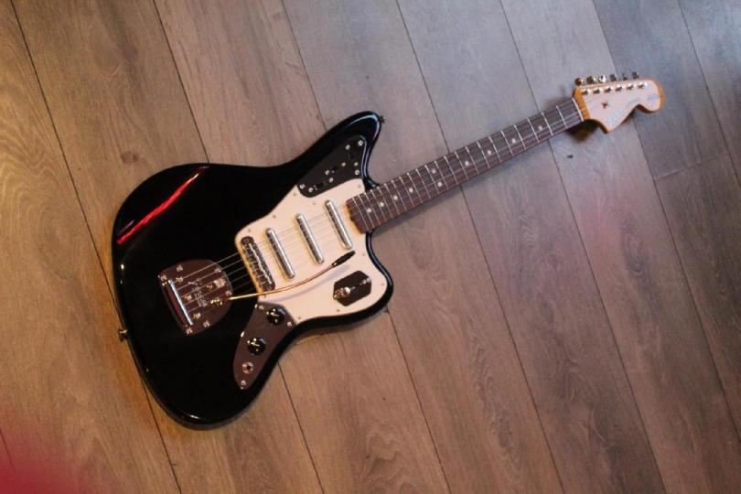 FENDER "Limited Edition Johnny Marr Signature Special Jaguar"