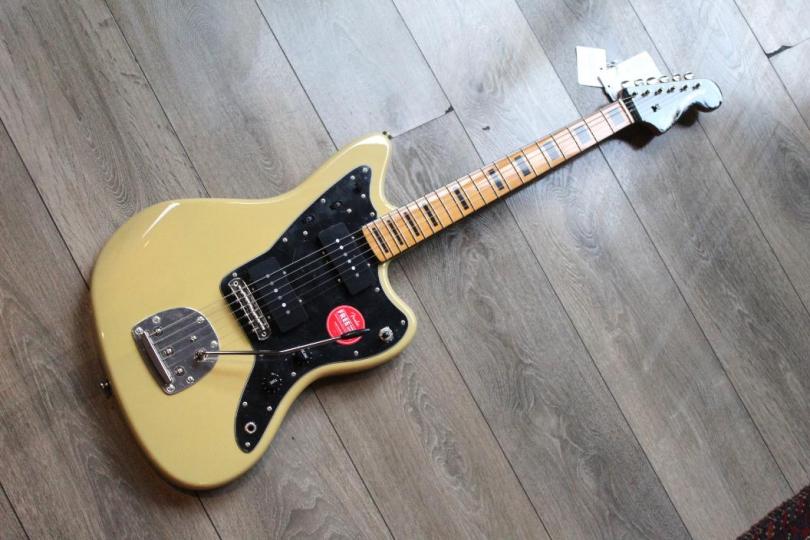 SQUIER"LIMITED Classic Vibe 70s Jazzmaster Mapple Neck Vintage Blonde" 3, 53 KG