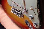 FENDER "Michael Landau Signature 1968 Stratocaster, Round-Laminated Rosewood, Bleached 3-Color Sunburst" HARDCASE, PAPERS