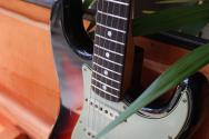 FENDER "Michael Landau Signature 1968 Stratocaster, Round-Laminated Rosewood, Bleached 3-Color Sunburst" HARDCASE, PAPERS