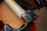 FENDER "Michael Landau Signature 1968 Stratocaster, Round-Laminated Rosewood, Bleached 3-Color Sunburst" HARDCASE, PAPERS