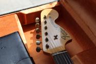 FENDER "Michael Landau Signature 1968 Stratocaster, Round-Laminated Rosewood, Bleached 3-Color Sunburst" HARDCASE, PAPERS