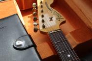 FENDER "Michael Landau Signature 1968 Stratocaster, Round-Laminated Rosewood, Bleached 3-Color Sunburst" HARDCASE, PAPERS