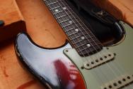 FENDER "Michael Landau Signature 1968 Stratocaster, Round-Laminated Rosewood, Bleached 3-Color Sunburst" HARDCASE, PAPERS