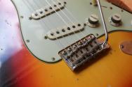 FENDER "Michael Landau Signature 1968 Stratocaster, Round-Laminated Rosewood, Bleached 3-Color Sunburst" HARDCASE, PAPERS