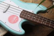 SQUIER "Sonic® Bronco™ Bass, Laurel Fingerboard, White Pickguard, Daphne Blue" 3, 30 KG