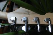 SQUIER "Sonic® Bronco™ Bass, Laurel Fingerboard, White Pickguard, Daphne Blue" 3, 30 KG
