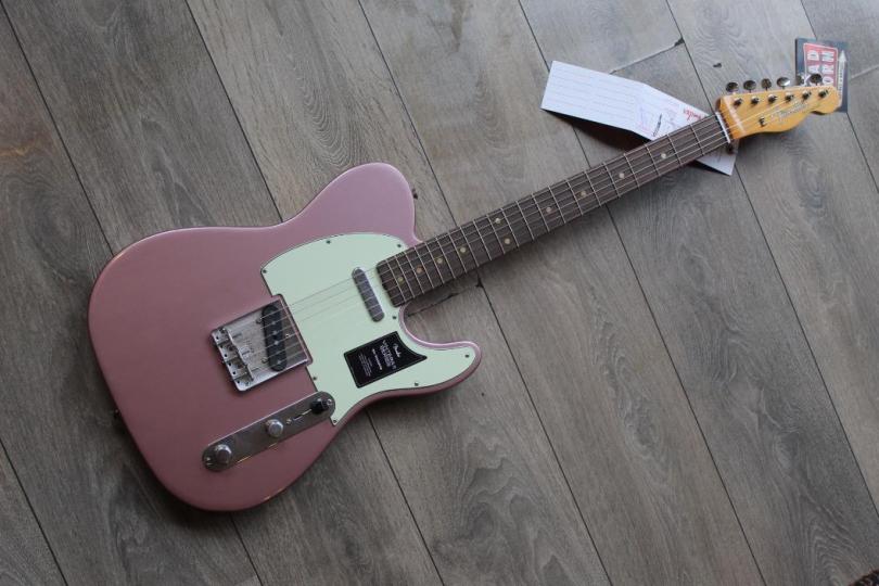 FENDER "Limited Edition Vintera® II Road Worn® '60s Telecaster, Rosewood Fingerboard, Burgundy Mist Metallic" HARDCASE, 3, 48 KG