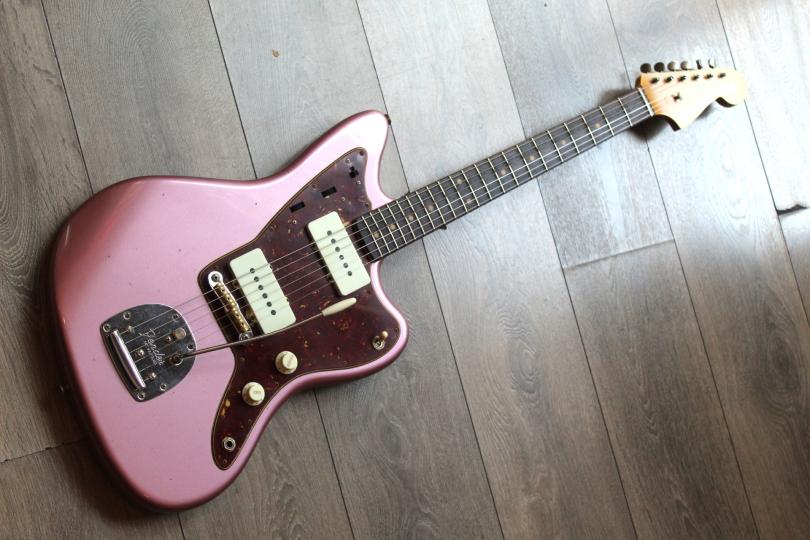 FENDER "Custom Shop 62 Jazzmaster Journeyman Burgundy Mist Metallic" HARDCASE,3, 67 KG