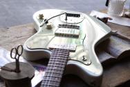 SUHR "LIMITED Classic JM Antique Funk, Olympic White" GIGBAG, PAPERS, 3, 63 KG