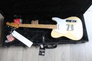FENDER "NEW MODEL Limited Edition Vintera II Road Worn '60s Telecaster, Maple Fingerboard, Blonde" HARDCASE, 3, 40 KG