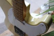 FENDER "NEW MODEL Limited Edition Vintera II Road Worn '60s Telecaster, Maple Fingerboard, Blonde" HARDCASE, 3, 40 KG