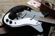 DANELECTRO Vintage 12 Strings F Hole, Black, 3, 60 KG