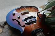 GODIN "5th Avenue Kingpin II DLX Vintage Burst HG" 2, 43 KG
