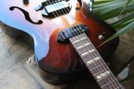 GODIN "5th Avenue Kingpin II DLX Vintage Burst HG" 2, 43 KG