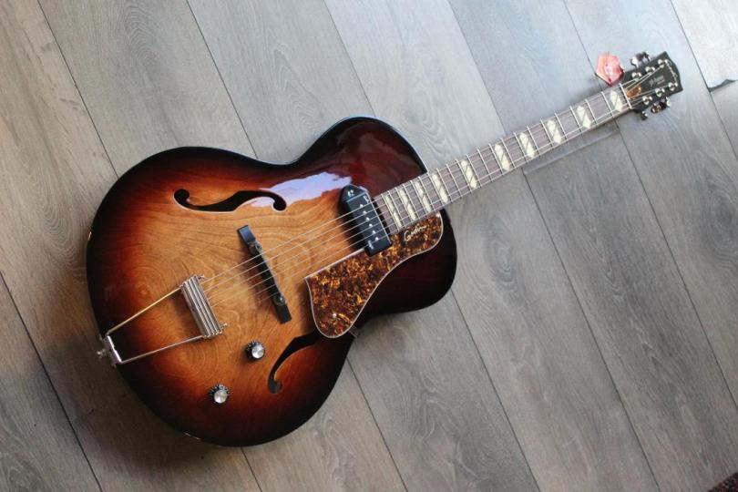 GODIN "5th Avenue Kingpin P90 DLX Vintage Burst HG" 2, 30 KG