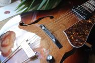 GODIN "5th Avenue Kingpin P90 DLX Vintage Burst HG" 2, 30 KG