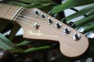 FENDER "Limited Edition American Ultra II Stratocaster, Maple Fingerboard, Black"HARDCASE ,3,54 KG