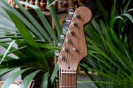 FENDER "Limited Edition American Ultra II Stratocaster, Maple Fingerboard, Black"HARDCASE ,3,54 KG