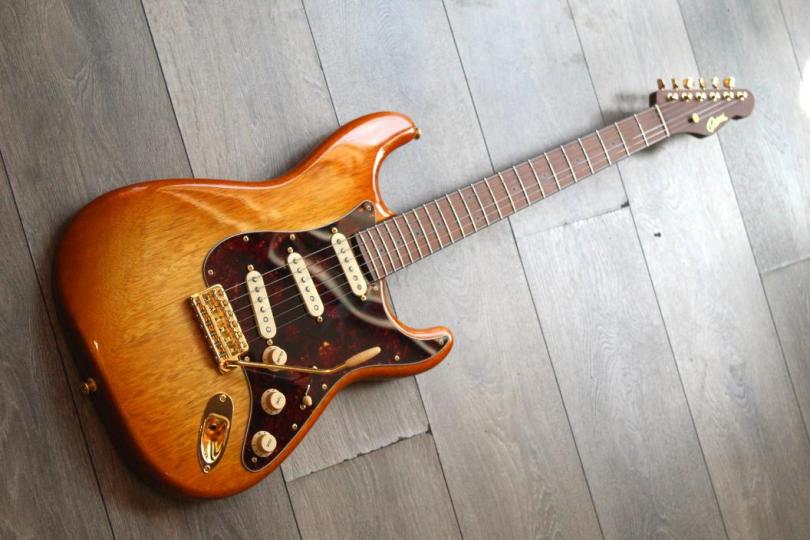 Rossi Handmade Guitars "Stella, Amber Burst, Chocolate Maple" 3, 52 KG